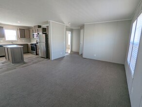 586 Delaware in Belleville, MI - Building Photo - Building Photo