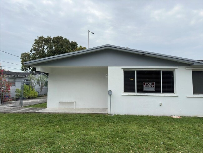 3296 NW 13th Terrace in Miami, FL - Building Photo - Building Photo