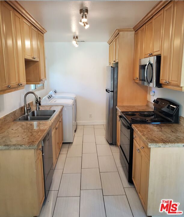 4726 Park Granada in Calabasas, CA - Building Photo - Building Photo