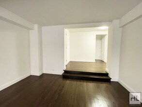 FIFTH AVENUE in New York, NY - Building Photo - Building Photo