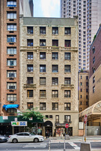 140 W 55th St in New York, NY - Building Photo - Building Photo