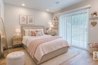 University Park Place in Fort Smith, AR - Foto de edificio - Building Photo