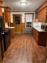16 Gold St in Stafford, CT - Foto de edificio - Building Photo