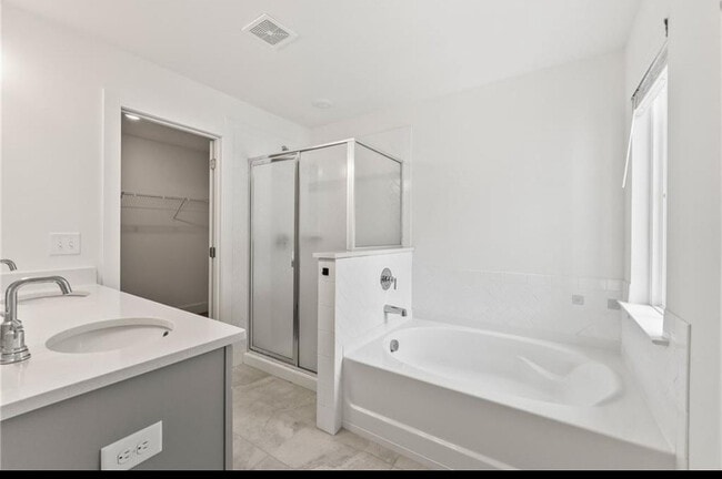 108 Auburn Gate Ln in Auburn, GA - Foto de edificio - Building Photo