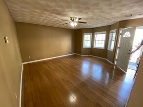 6 Champlain Ave in Lawrence, MA - Building Photo - Building Photo