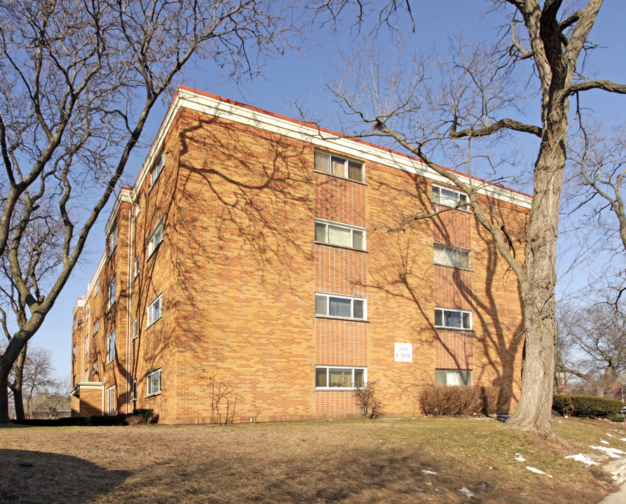 1819 W Thome Ave in Chicago, IL - Building Photo