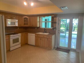 8985 SW 149th Ter in Palmetto Bay, FL - Building Photo - Building Photo