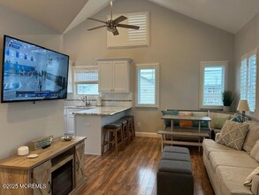204 Gull Ln in Lavallette, NJ - Building Photo - Building Photo