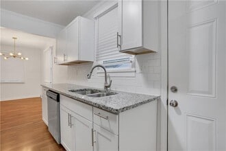1367 Kenilworth Dr SW in Atlanta, GA - Building Photo - Building Photo