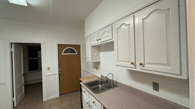 19 University Rd, Unit 1 in Brookline, MA - Foto de edificio - Building Photo