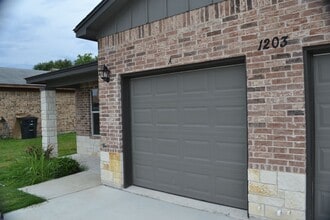 1203 Wales Dr in Killeen, TX - Building Photo - Building Photo