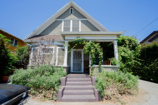 158 N Avenue 25, Unit Upstairs in Los Angeles, CA - Building Photo