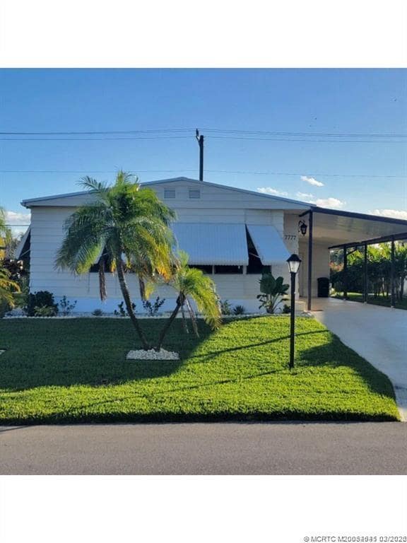 7777 SE Continental Dr in Hobe Sound, FL - Building Photo - Building Photo