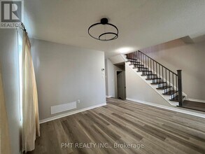2356 Newcastle Crescent in Oakville, ON - Building Photo - Building Photo