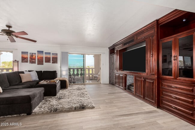 7970 E Camelback Rd in Scottsdale, AZ - Building Photo - Building Photo