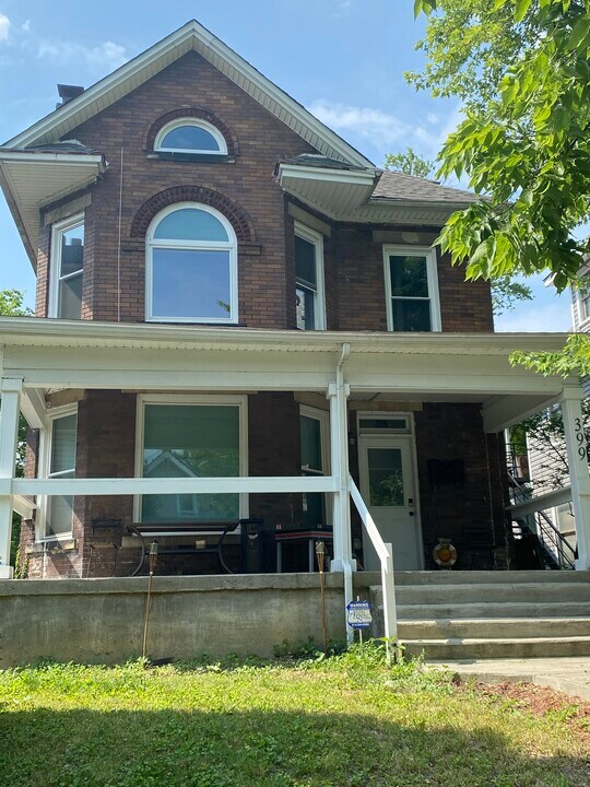 399 E 16th Ave, Unit A in Columbus, OH - Building Photo