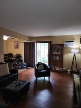 936 Westbrooke Way, Unit 4 in Hopkins, MN - Building Photo - Building Photo