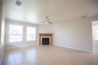 9517 Pasatiempo Dr in Austin, TX - Building Photo - Building Photo