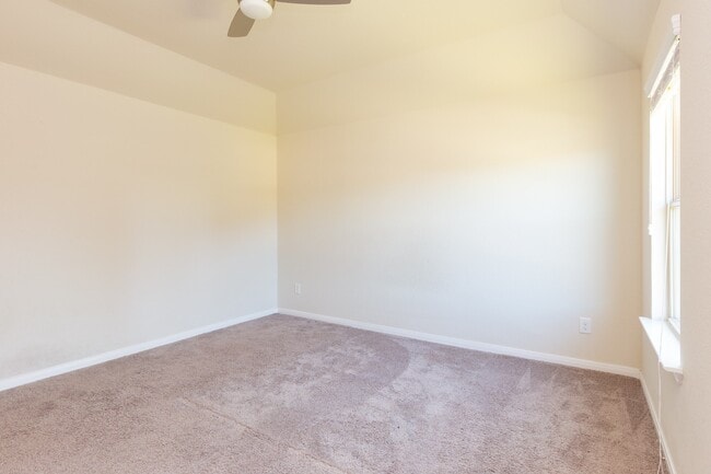 property at 10 Log House Ct