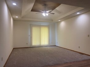 4050 S Ferguson Ave in Springfield, MO - Foto de edificio - Building Photo