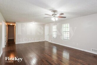 3863 Willow Hollow in Douglasville, GA - Building Photo - Building Photo