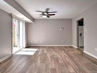 1040 N Green Dr photo'