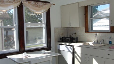 12-70 Edward St in Fair Lawn, NJ - Building Photo - Building Photo