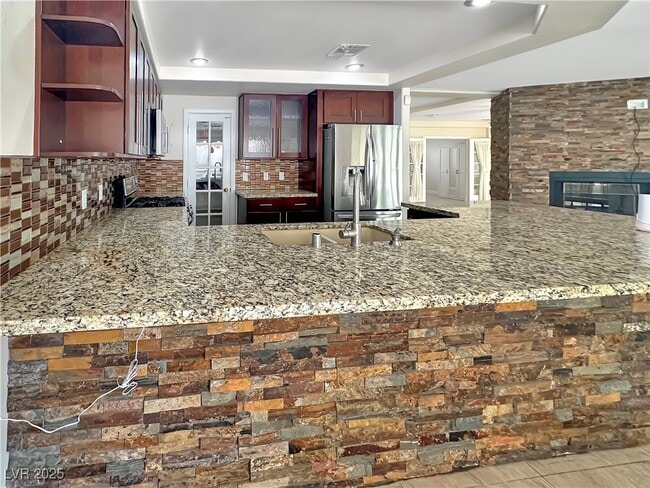 8305 Bermuda Beach Dr in Las Vegas, NV - Building Photo - Building Photo