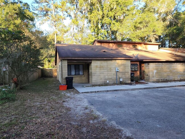 4314 SW 67th Terrace in Gainesville, FL - Foto de edificio - Building Photo