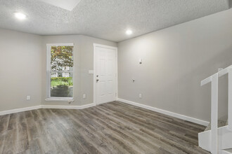 Prestige Townhomes in Puyallup, WA - Building Photo - Building Photo