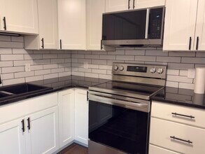 313 Valley Stream Ln in Chesterbrook, PA - Foto de edificio - Building Photo