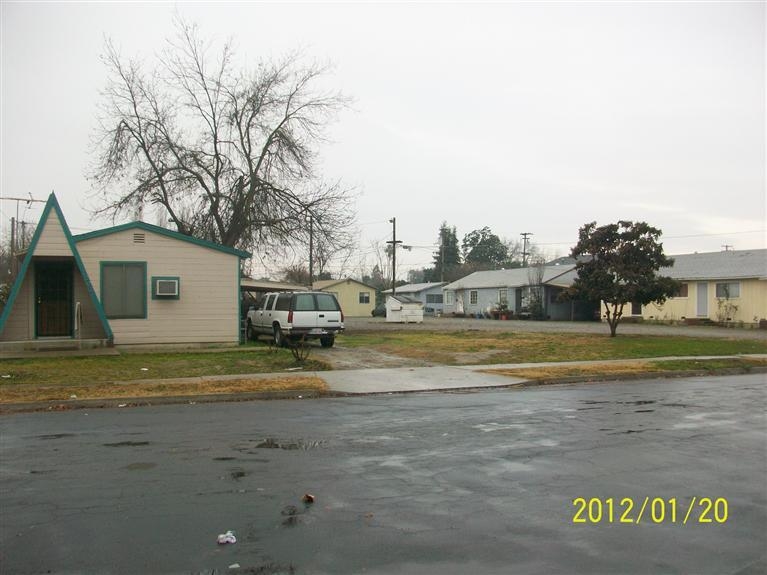 1238 South Ave in Modesto, CA - Building Photo