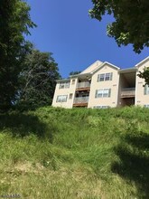 1834 King Ct, Unit 1834 in Green Brook, NJ - Building Photo - Building Photo