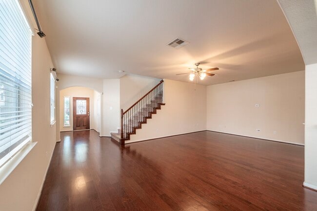 property at 3906 Waterford Ln