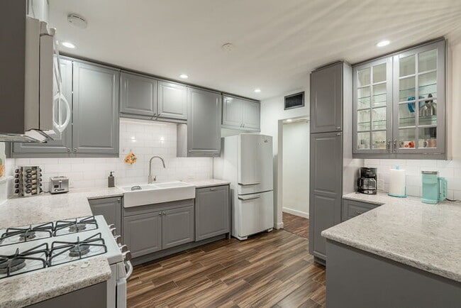 property at 1540 W Berridge Ln