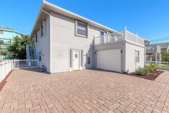 6343 Turtlemound Rd in New Smyrna Beach, FL - Foto de edificio - Building Photo