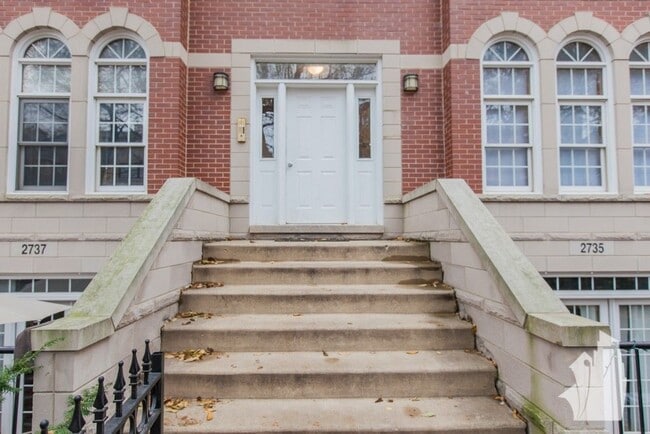 2737 N Wayne Ave in Chicago, IL - Building Photo - Building Photo