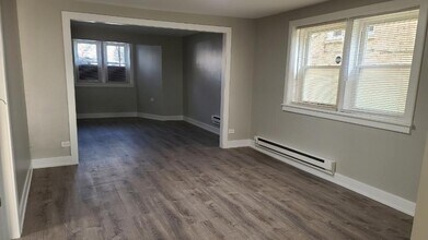 2838 N Drake Ave, Unit G in Chicago, IL - Building Photo - Building Photo