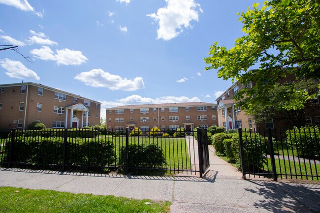 High Park Terrace in Newark, NJ - Foto de edificio - Building Photo