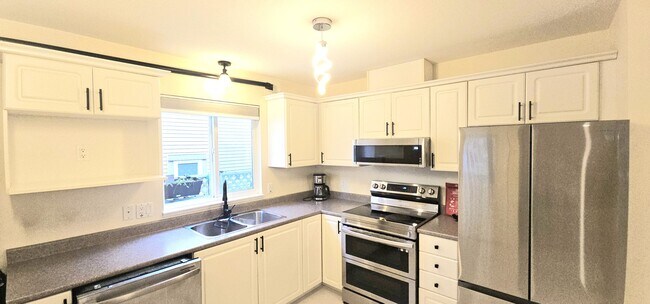 2338 Chesterfield Av in North Vancouver, BC - Building Photo - Building Photo