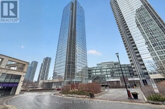 2916 Hwy 7 in Vaughan, ON - Building Photo - Building Photo