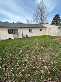 33853 Patton Dr photo'