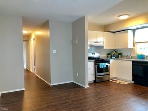 11917 Tarragon Rd-Unit -Apt L in Reisterstown, MD - Building Photo - Building Photo