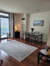 125 S Jefferson St, Unit 2805 in Chicago, IL - Building Photo - Building Photo