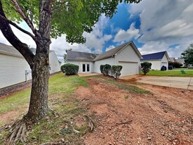 1229 Winwood Dr in Mcdonough, GA - Building Photo