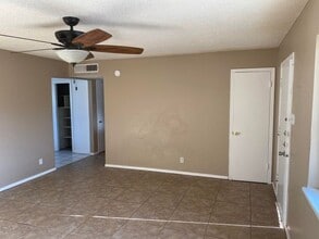 9402 Montgomery Dr in El Paso, TX - Building Photo - Building Photo