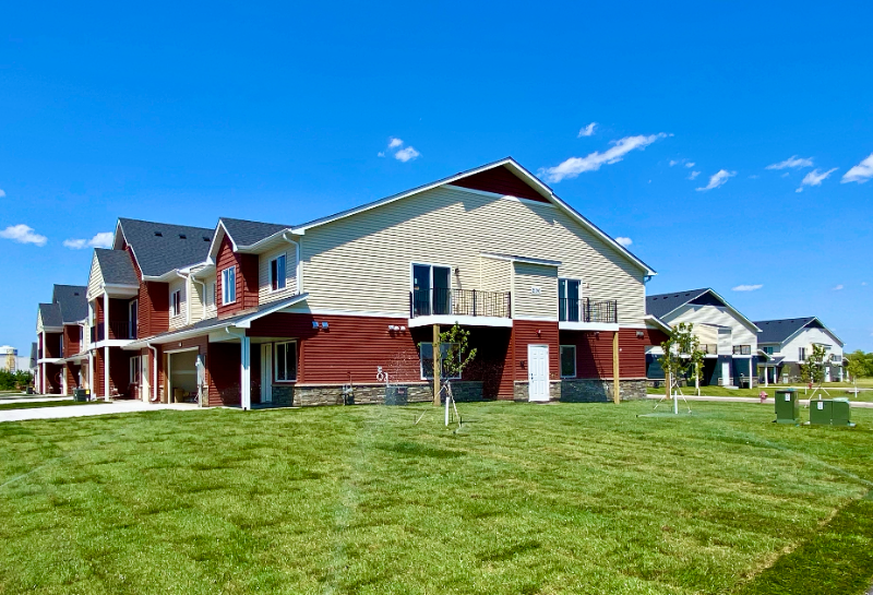 2100 4th Ln SE in Cambridge, MN - Building Photo