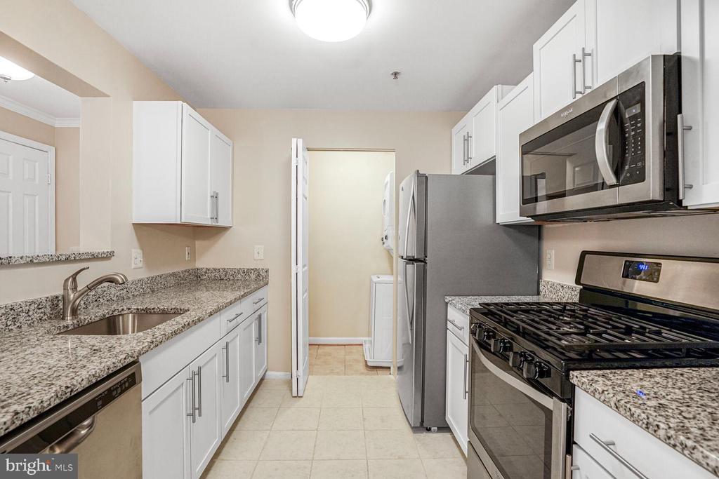 14150 Cuddy Loop in Woodbridge, VA - Building Photo
