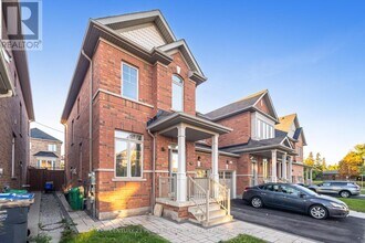 8 Fitzgibson St in Brampton, ON - Building Photo - Building Photo