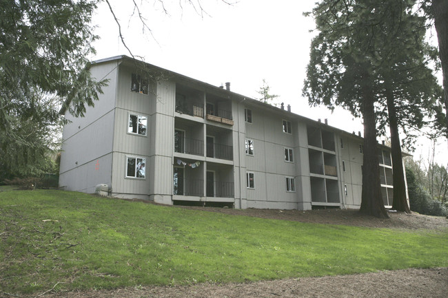 Westwood Apartments in Portland, OR - Foto de edificio - Building Photo